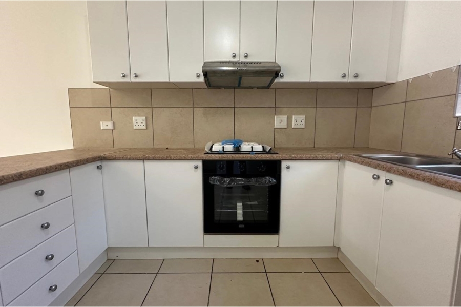 To Let 2 Bedroom Property for Rent in Bowtie Western Cape